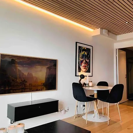 Lovely And Exclusive Northern Lights With Excellent View.